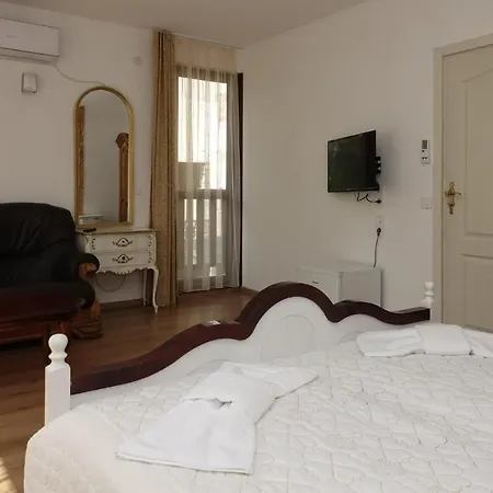 за гости Radea Apartament *